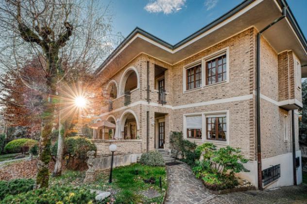 Villa di 600 m² con più di 5 locali e box auto doppio in vendita a Meda - Foto 4
