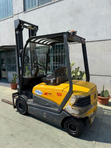 Carrello elevatore usato OM XE30 ac elettronico - Foto 2