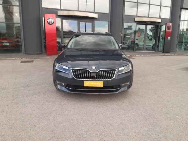 Škoda Superb 2.0 TDI 150 CV SCR DSG Wagon Executive - Foto 5