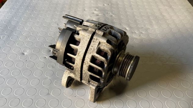 Alternatore Dacia Sandero 1.0 benzina del 2018 (231007582R) - Foto 3