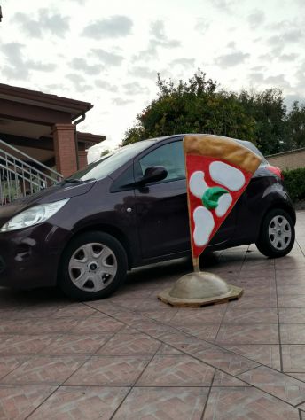 Insegna per pizzeria in vetroresina (fiberglass pizza), tridimensionale, a vela. - Foto 2
