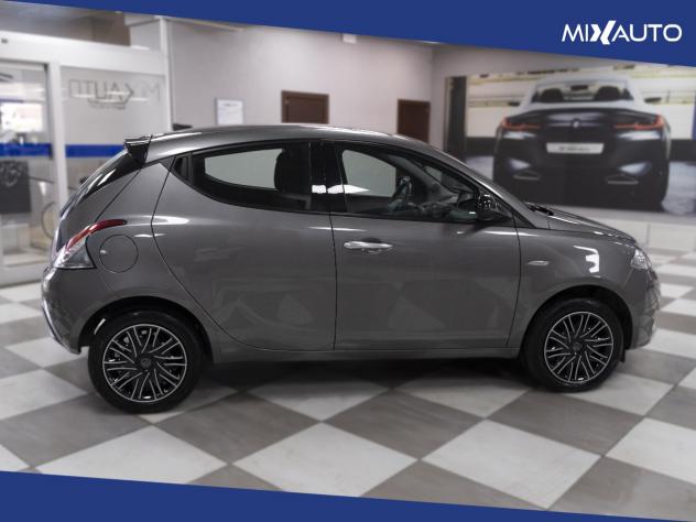 Lancia Ypsilon 1.0 Firefly Hybrid Silver 70CV 5 Porte - Foto 6