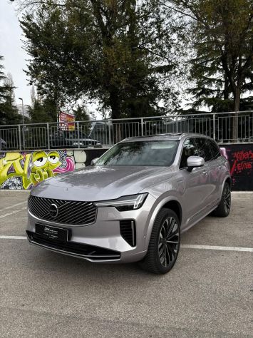 VOLVO XC 90 NOLEGGIO NO SCORING