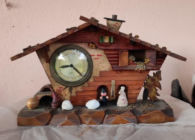 Vecchie casette in legno con orologio - Foto 6