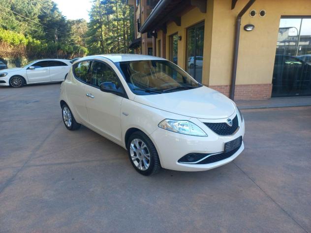 Lancia Ypsilon 1.2 69 CV 5 porte Gold opening edition
