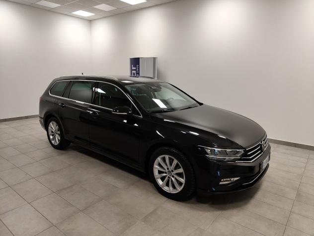 Volkswagen Passat Variant 2.0TDI EVO DSG Navi FariLED ClimaBizona - Foto 2