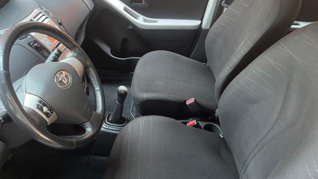 Toyota Yaris 1.0 5 porte Sol - Foto 9