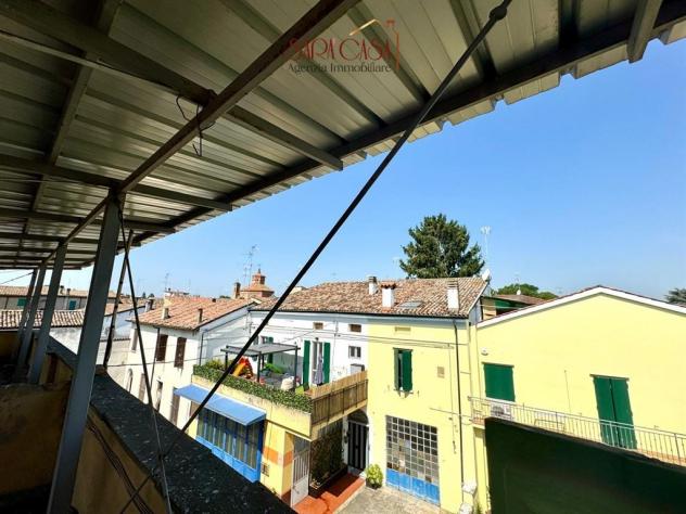 IMMOBILE CON TRE UNITA' ABITATIVE, CORTE E GARAGE DOPPIO - Foto 16