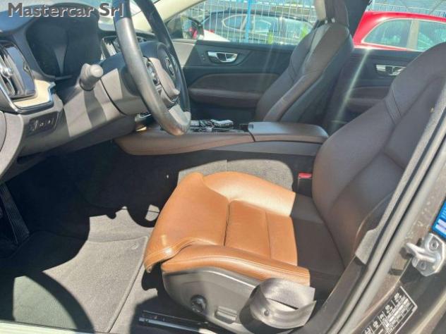 VOLVO V60 V60 II 2019 2.0 t8 te Inscription awd - FV100GX rif. 24016070 - Foto 10