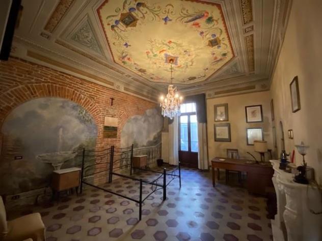 Appartamento in vendita a Lucca 300 mq Rif: 1156982
