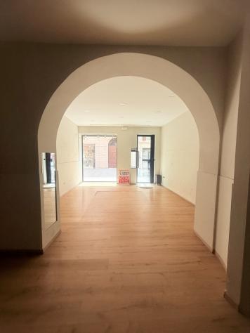 Locale commerciale in affitto a Jesi
