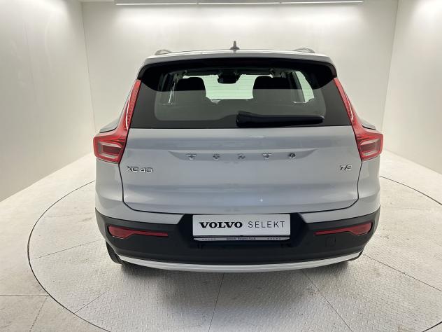 Volvo XC40 T2 automatico Momentum Pro - Foto 7