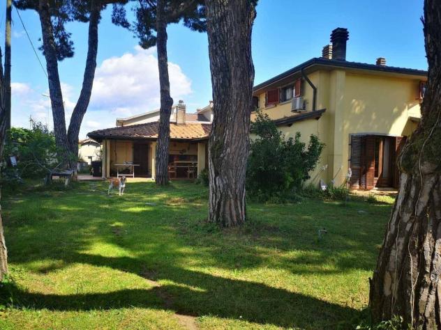 Villa in vendita a Marina di Carrara - Carrara 350 mq Rif: 1330768