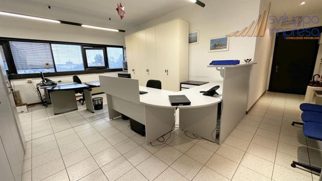 UFFICIO CON BOX AUTO IN VENDITA A VIMERCATE - Foto 12