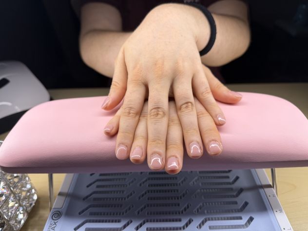 Servizi di ricostruzione, semipermanente e ciglia Tel:3342424075