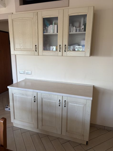 Cucina completa in stile classico provenzale