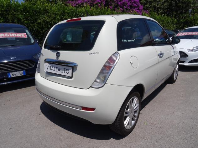 Lancia Ypsilon 1.2 69 CV UNYCA OK NEOPATENTATI - Foto 10