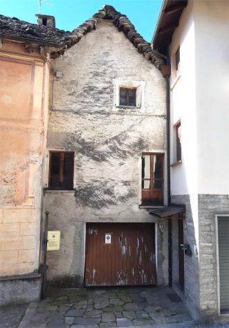 V000575 - CASA DA RISTRUTTURARE CON GIARDINO - Foto 2