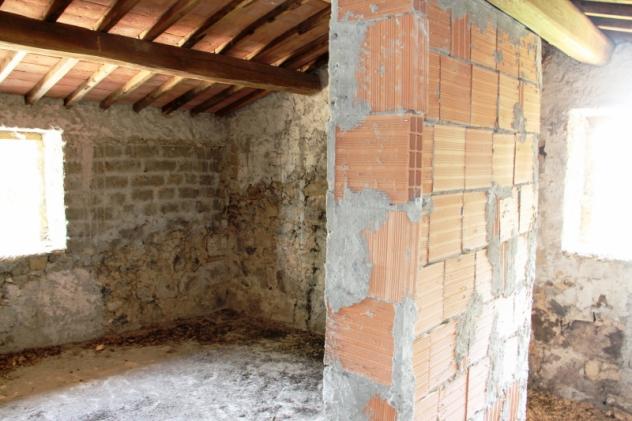Bagnoregio - Vendesi casale al grezzo con annesso corte - Foto 6