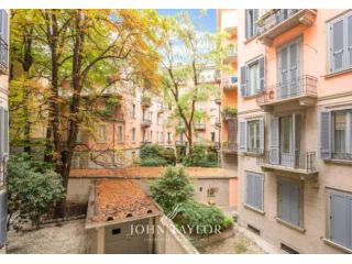 Appartamento di 200 m² con 5 locali in affitto a Milano