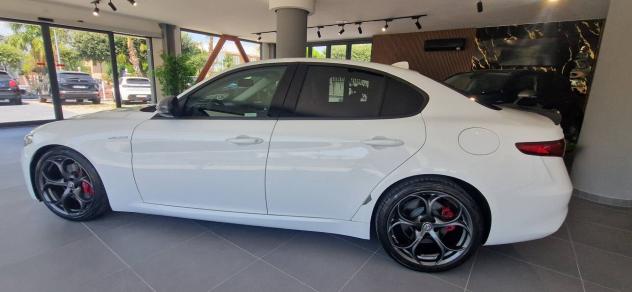 Alfa Romeo Giulia 2.2 DIESEL 180 CV 05/17 KM38000 ITALIANA UNICO PROPRIETARIO CON FARI BIXENO,NAVIGATORE,TELECAMERA,PELLE TOTALE IN MEMORIA E RISCALD - Foto 4