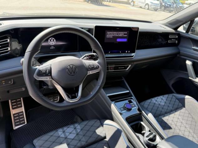 VOLKSWAGEN Tiguan Tiguan III 2024 1.5 etsi R-Line Plus 150cv dsg rif. 23905946 - Foto 10