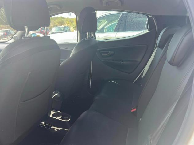 Lancia Ypsilon 1.2 69 CV 5 porte S&S Gold -2014 - Foto 6