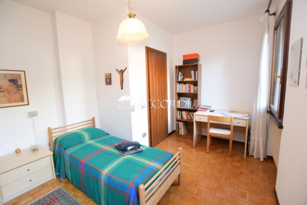 CASA INDIPENDENTE di 4 vani e di 252 mq (MONTEBELLUNA) rif. AS530 - Foto 11