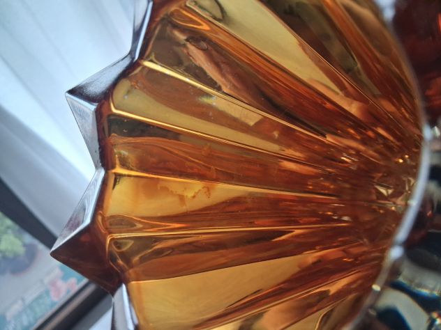 Vaso Art Déco in vetro ambra a forma di stella. - Foto 6