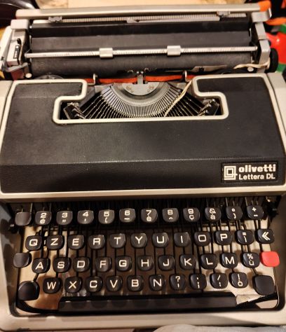 Macchina per scrivere Olivetti