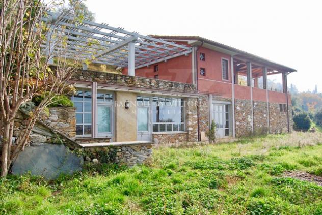 VILLA di 20 vani e di 440 mq (PIETRASANTA - Pietrasanta ) rif. 323/VE