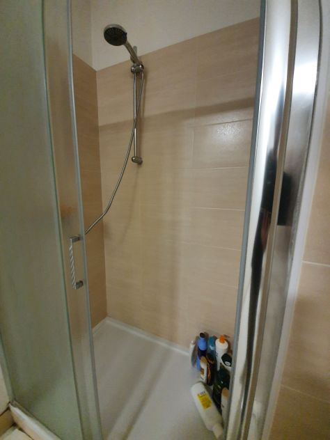 AMPIA STANZA SINGOLA A COMO, VICINO ALLA STAZIONE. - Foto 8