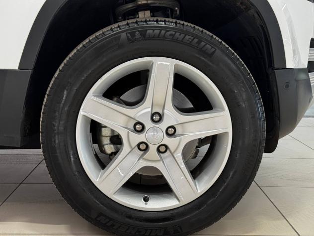 Land Rover Defender (2019) LAND ROVER 90 3.0D I6 200 CV AWD Auto SE - Foto 9