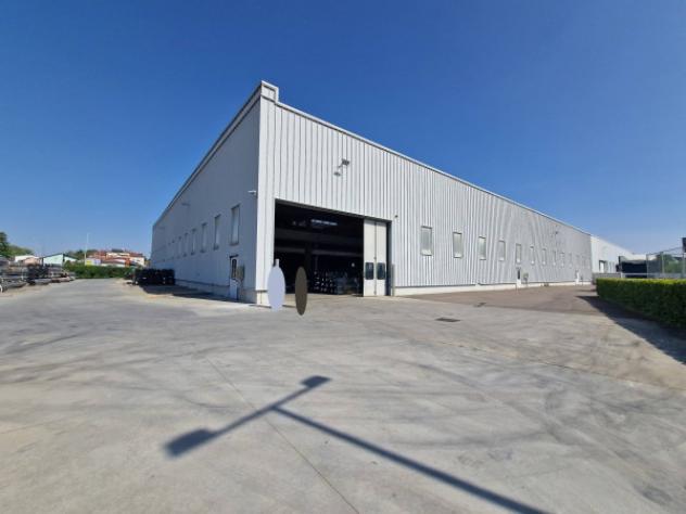 Immobile di 8250 m² con più di 5 locali in vendita a Abbiategrasso