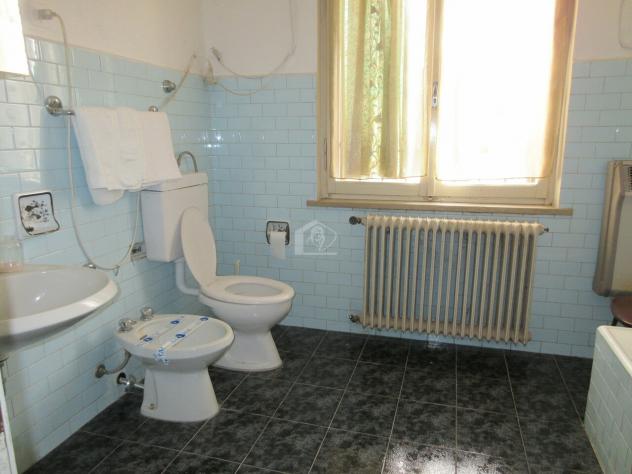 Suzzara vendesi casa indipendente 10 vani 300 Mq - Foto 4