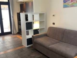 RE DI ROMA MONOLOCALE ARREDATO SU DUE LIVELLI CON SPAZIO ESTERNO - Foto 7