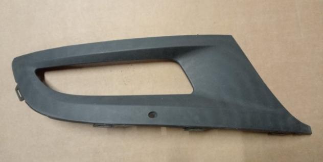 GRIGLIA LAT. PARAURTI ANT.D. (Conco) 999-U1295020 Carrozzeria  Lamierati esterni  Paraurti  Griglia di ven VOLKSWAGEN - POLO - 01-07-2014 - 01-11-2017