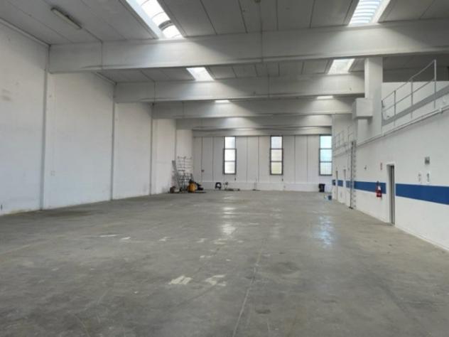 Immobile di 1624 m² in affitto a Castel Maggiore