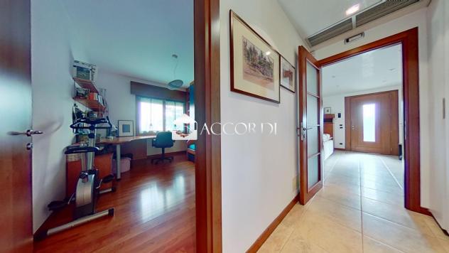 CASA INDIPENDENTE di 8 vani e di 240 mq (GODEGA DI SANT'URBANO) rif. DG025 - Foto 14