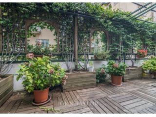 Appartamento di 130 m² con 5 locali in affitto a Milano