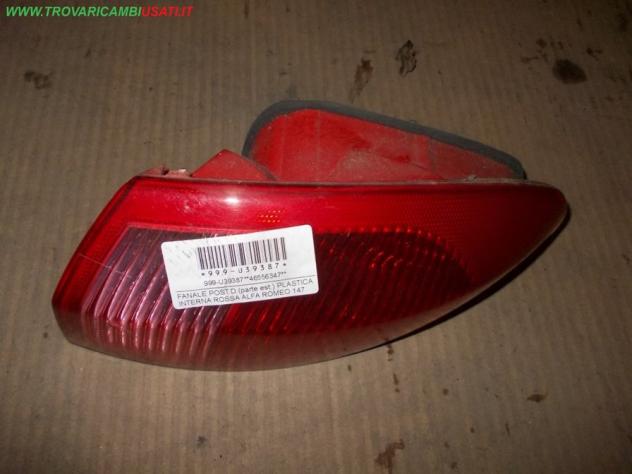 FANALE POST.D.(parte est.) PLASTICA INTERNA ROSSA ALFA ROMEO 147 (937-W8)  Parti elettriche  Fanaleria  Fanali  Fanale post. sx. ALFA ROMEO - 147 - 01