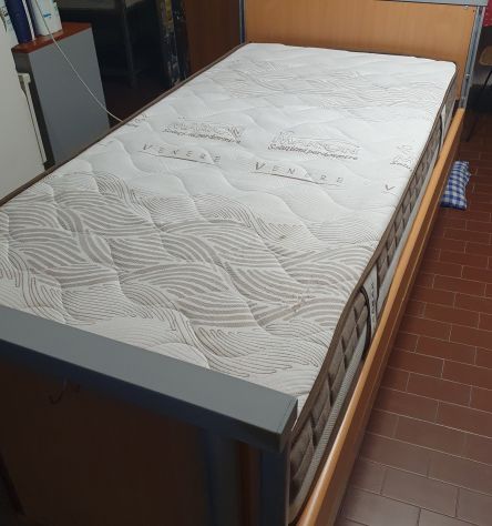 LETTO ELETTRICO PER PERSONE DISABILI INVANCARE - Foto 3