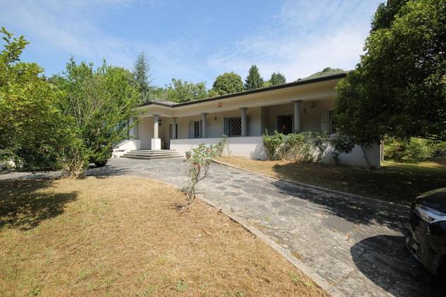 Villa in vendita a Valpromaro - Camaiore 370 mq Rif: 1053831