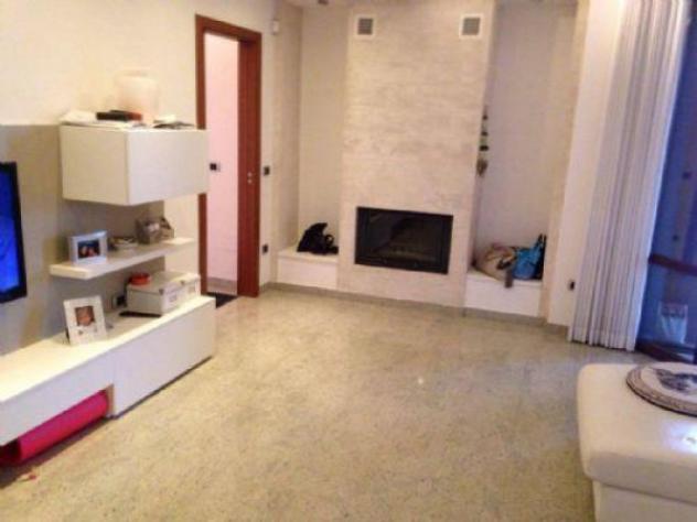 Villetta a schiera di 223 m² con più di 5 locali e box auto doppio in vendita a Soliera - Foto 2