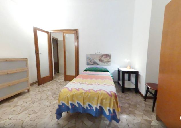 Libere 2 singole e 1 doppia PIENO CENTRO - Foto 3