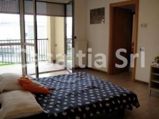 Ampio trilocale con terrazzo in via caduti in missione di pace