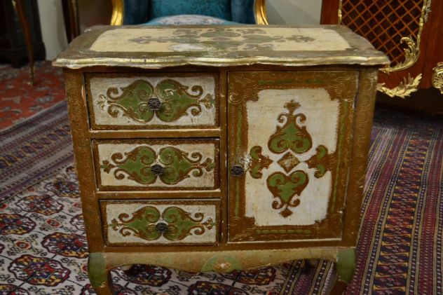 Comodino-mobiletto stile fiorentino metà XX secolo - Foto 4