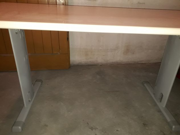 SCRIVANIA PER UFFICIO