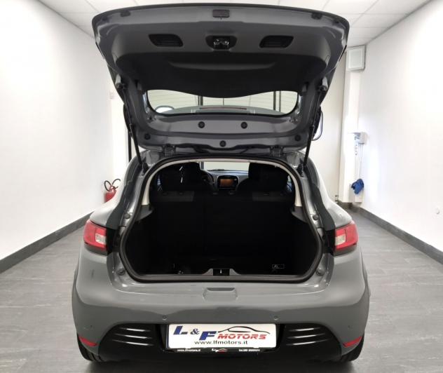 Renault Clio GPL CASA MADRE 90cv MOSCHINO - Foto 8