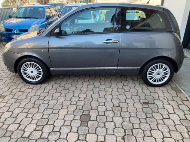 Lancia Ypsilon 130.000KM OK NEOPATENTATI - Foto 2